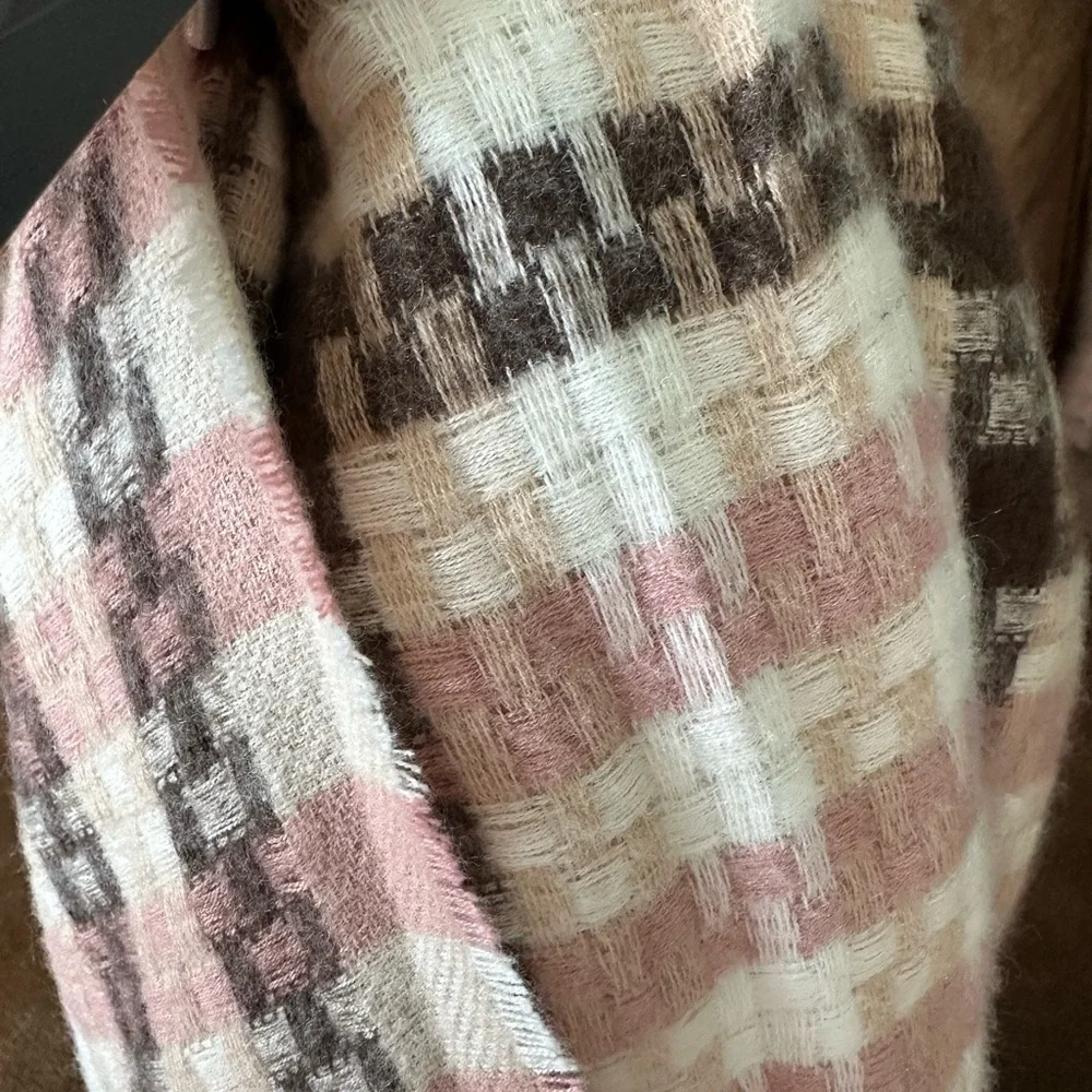 Nine West Textured Soft Touch Wrap Scarf pink & brown cream NWT